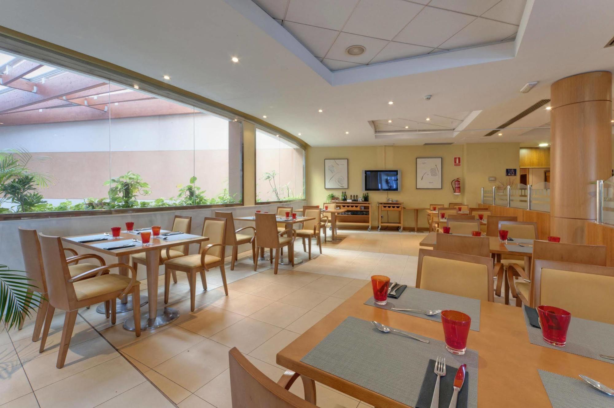 Vértice Indalo Almería Restaurante foto